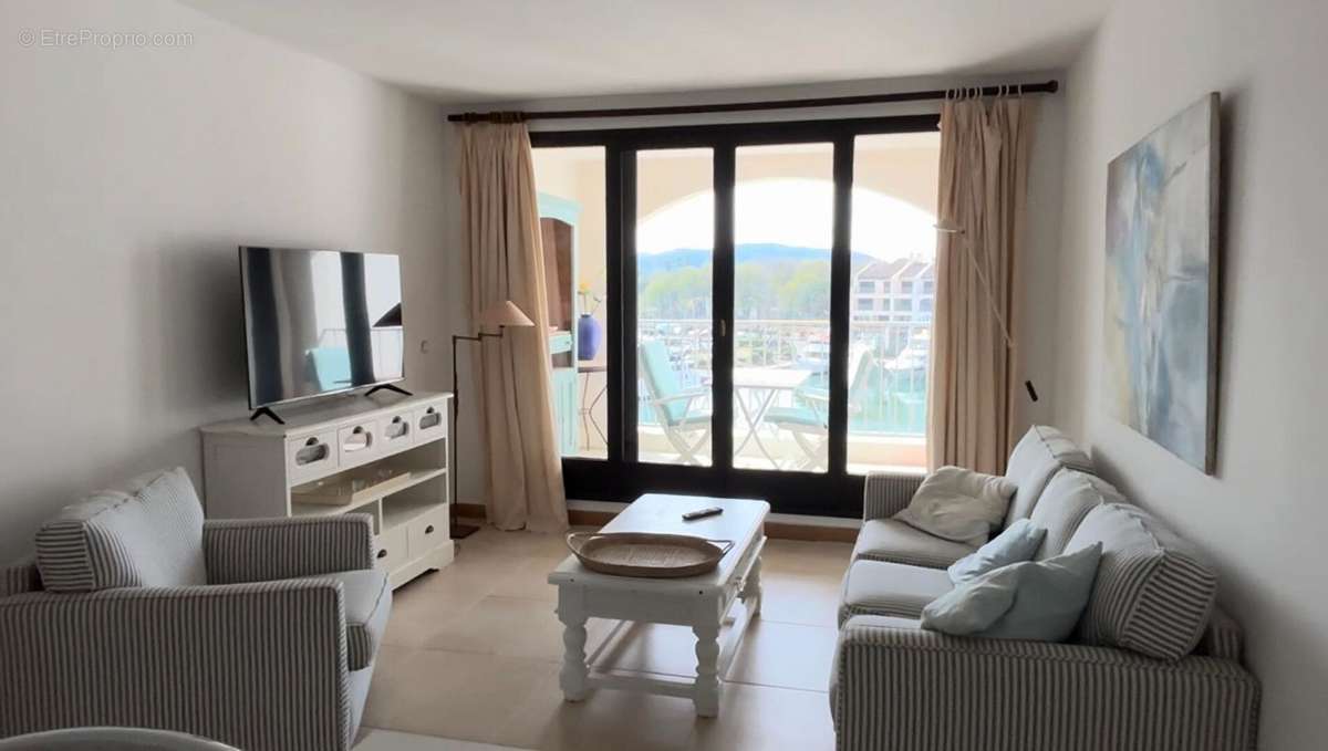 Appartement à GRIMAUD