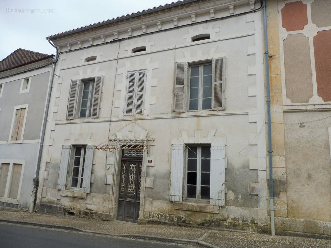 Maison à VANXAINS