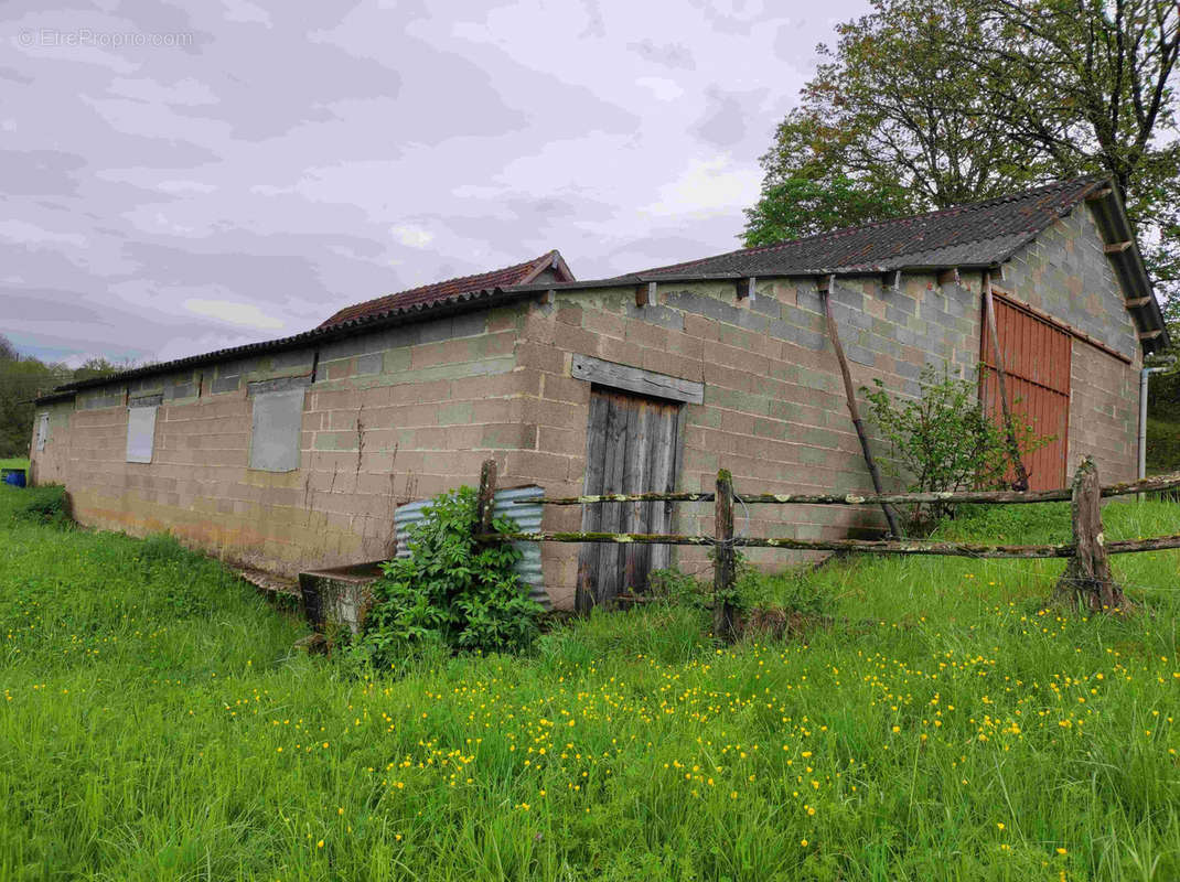 Terrain à MONTIGNAC