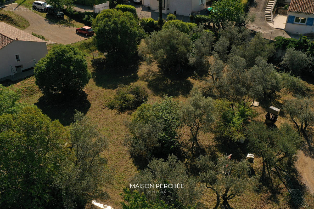 Terrain à DRAGUIGNAN