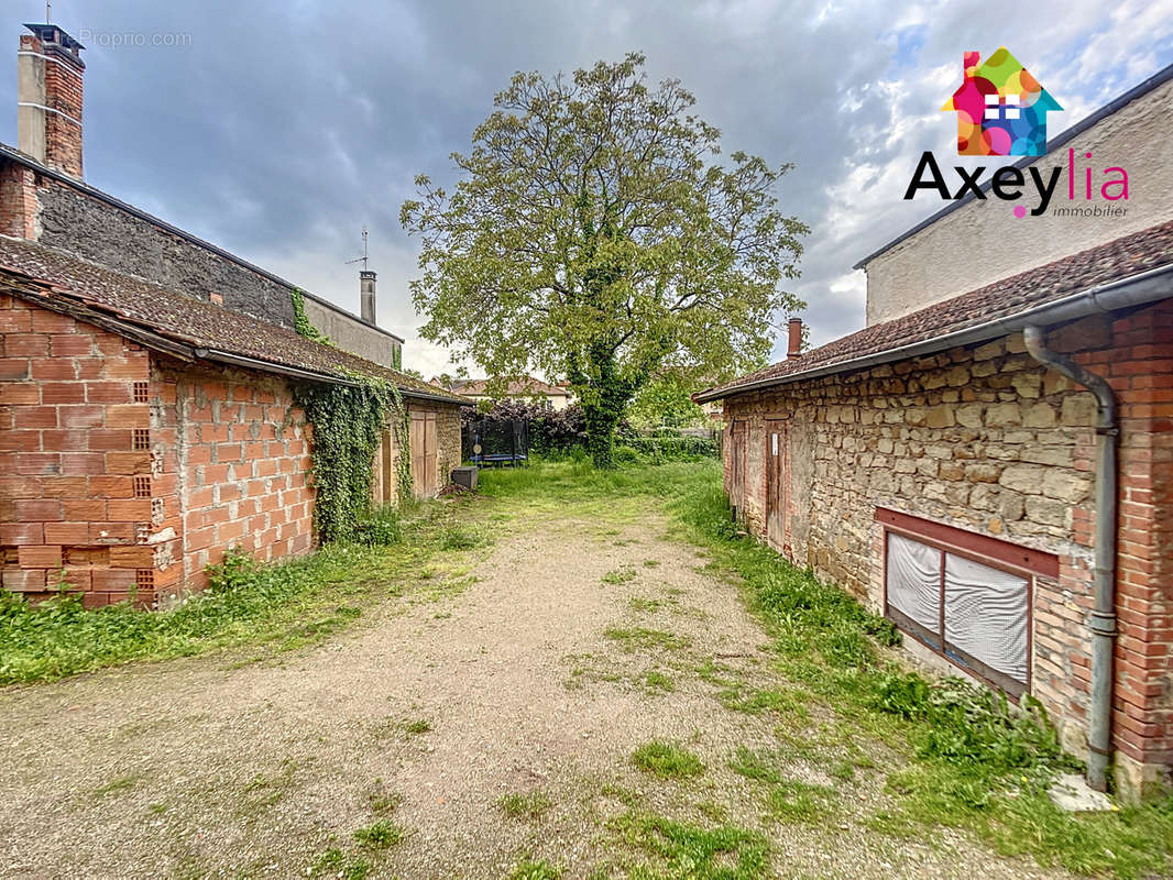 Appartement à POUILLY-SOUS-CHARLIEU