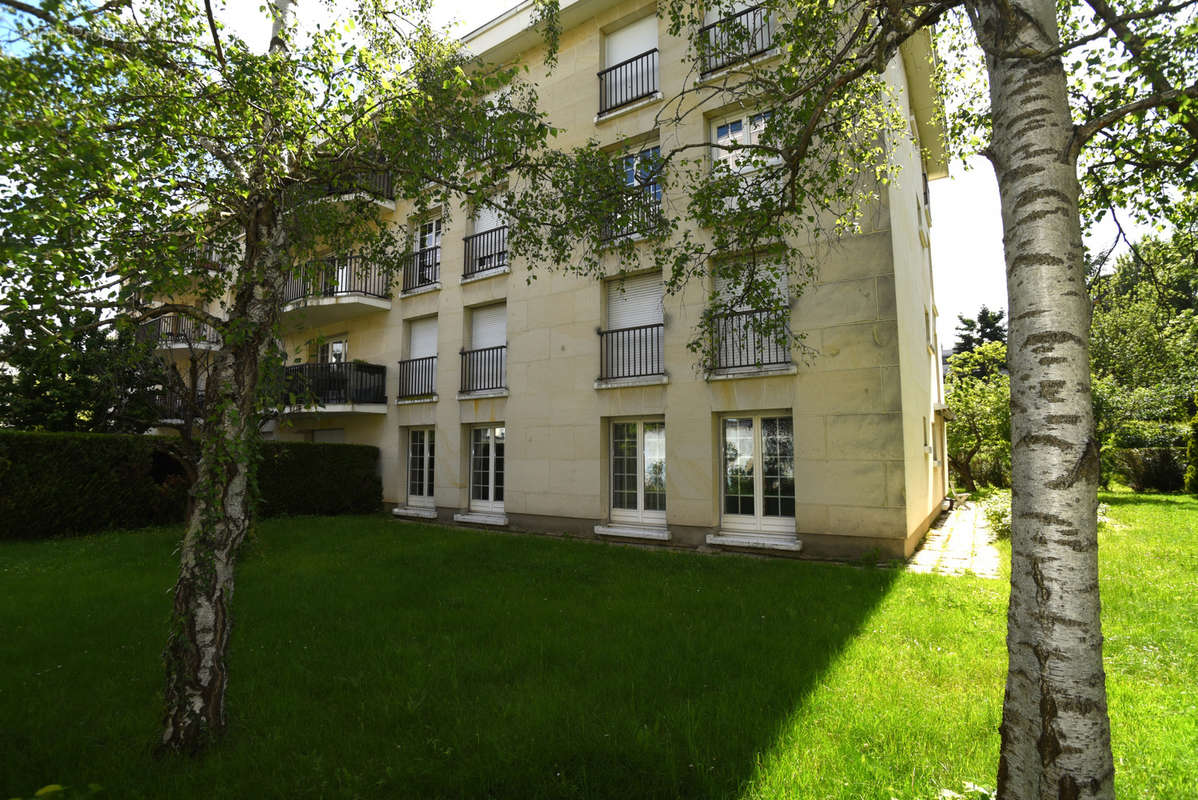 Appartement à LE PLESSIS-ROBINSON