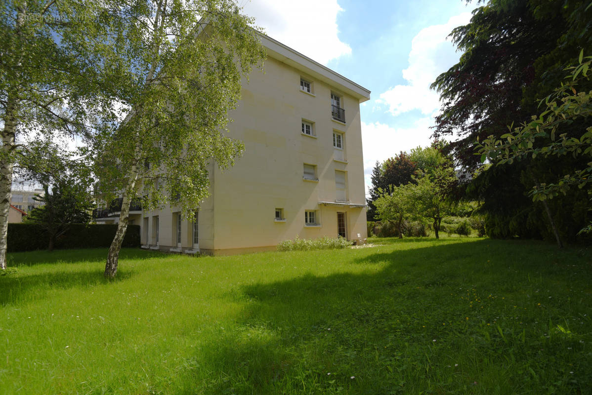 Appartement à LE PLESSIS-ROBINSON