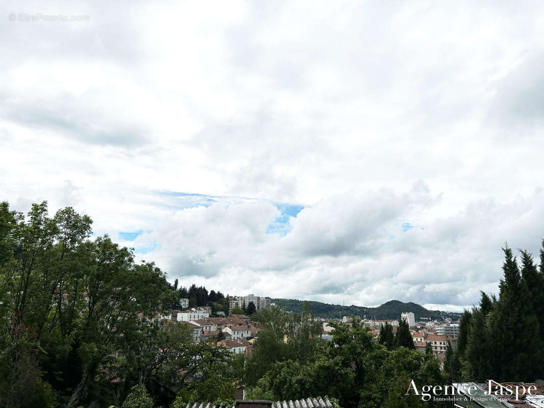 Appartement à SAINT-ETIENNE