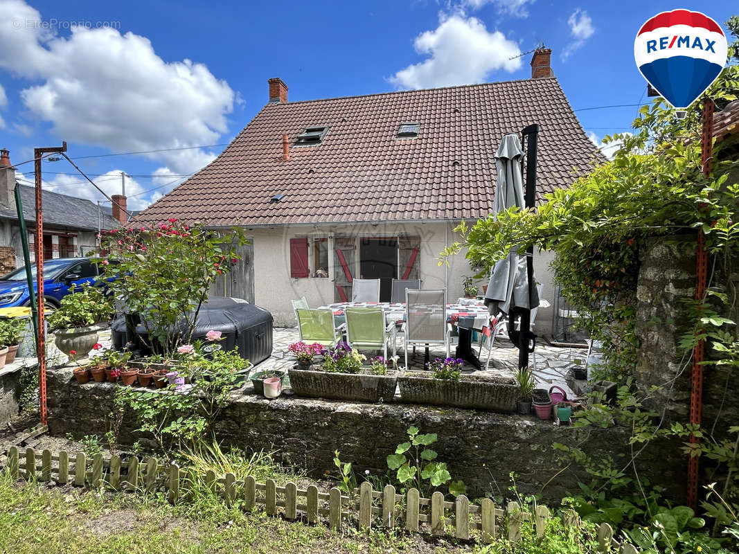 Maison à MEHUN-SUR-YEVRE