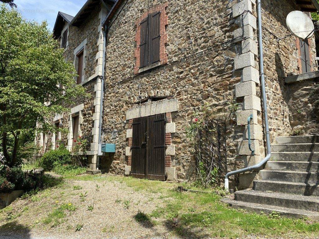 Maison à CHATEAUNEUF-LA-FORET