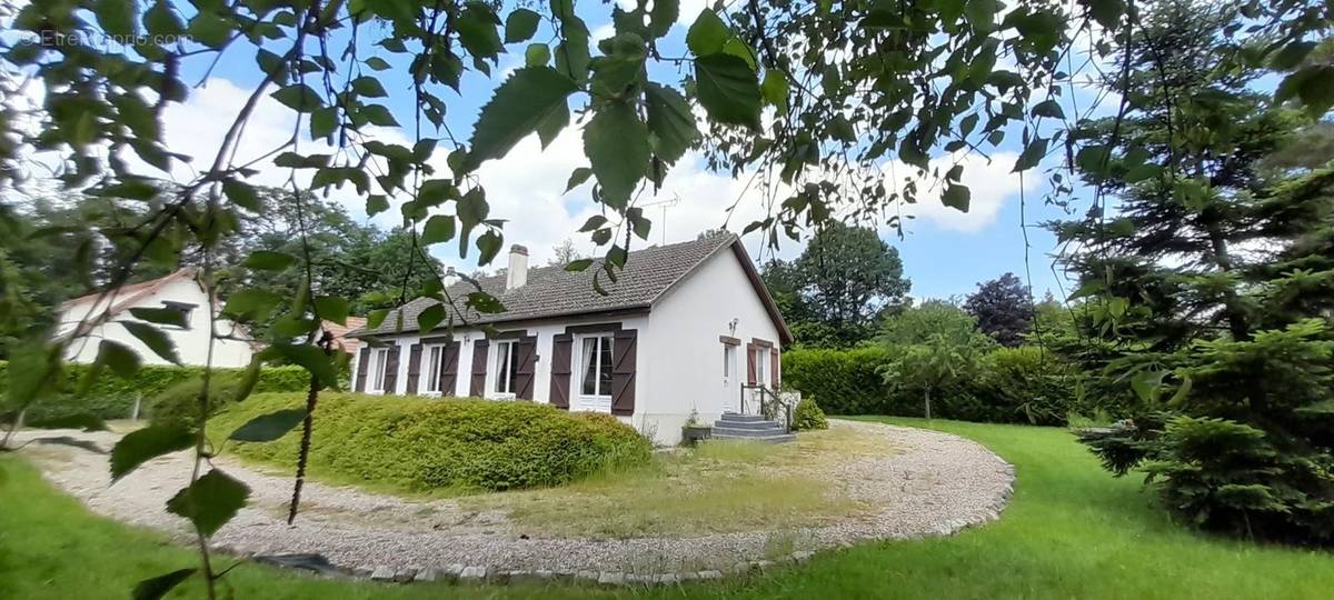 Maison à SYLVAINS-LES-MOULINS