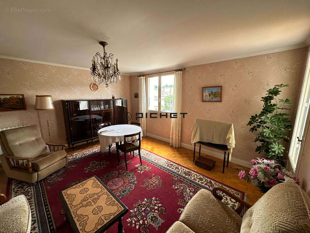 Appartement à SARLAT-LA-CANEDA