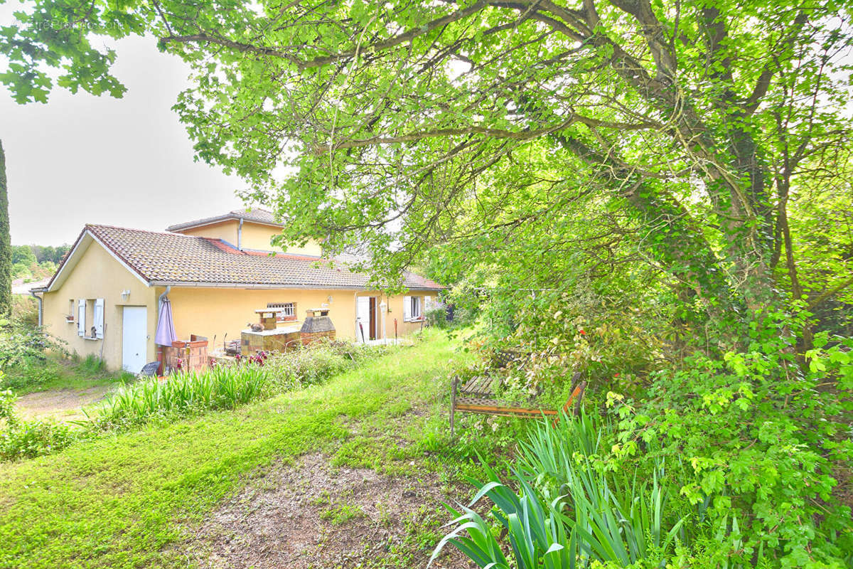 Maison à MARCILLY-D&#039;AZERGUES