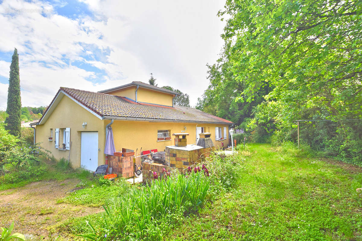 Maison à MARCILLY-D&#039;AZERGUES