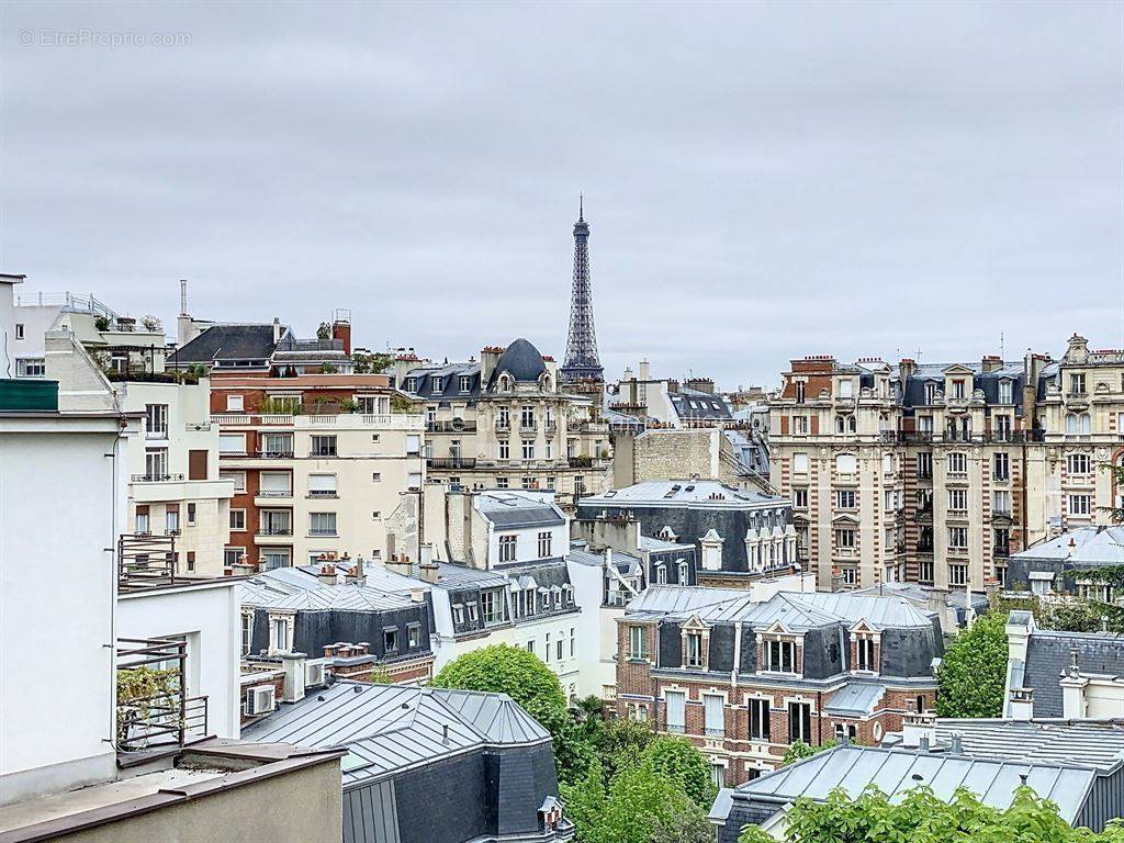 Appartement à PARIS-16E