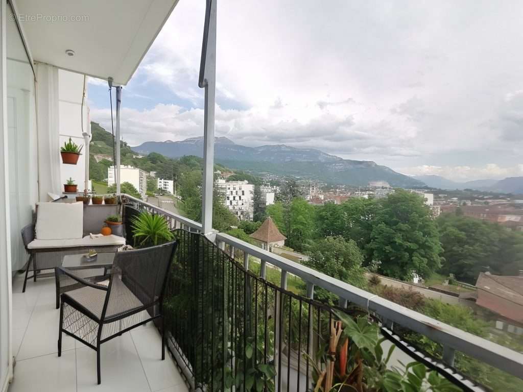 balcon avec vue dégagée - Appartement à VOIRON