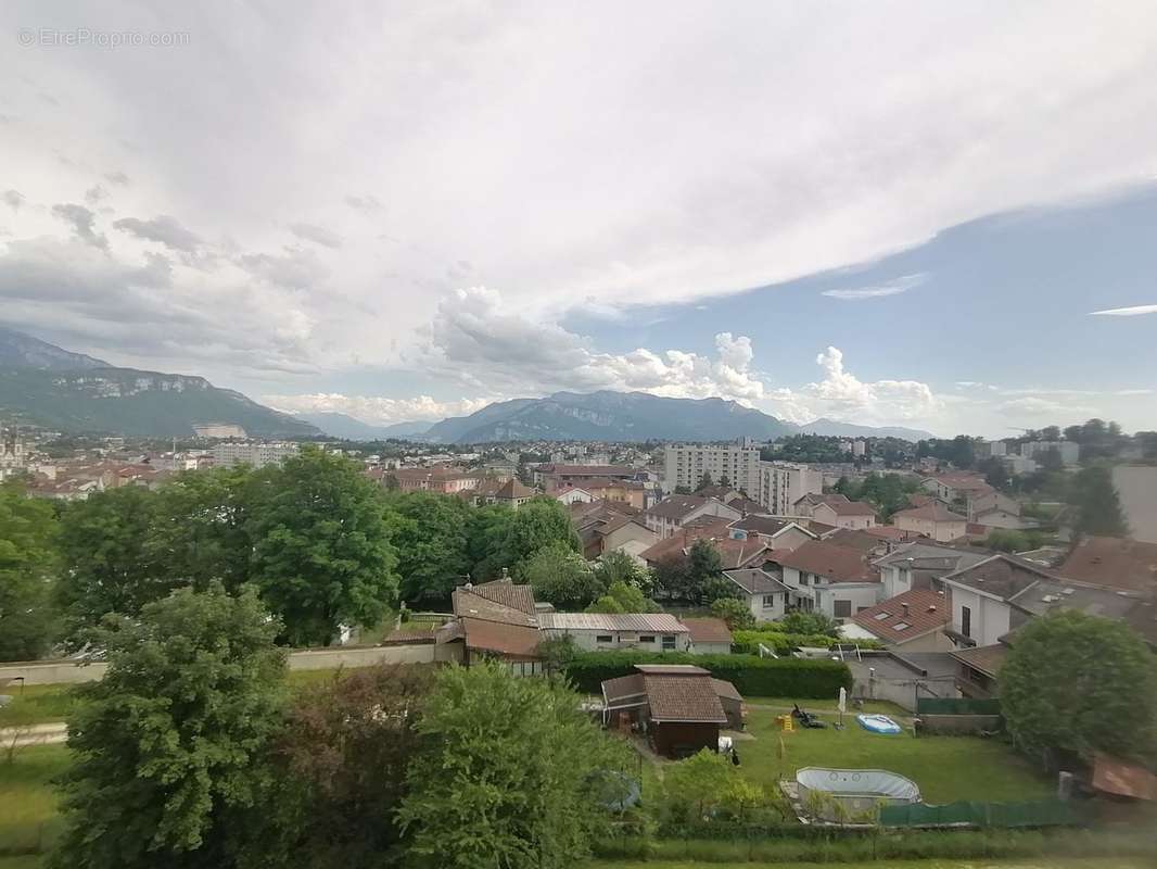 vue dégagée sur les massifs - Appartement à VOIRON