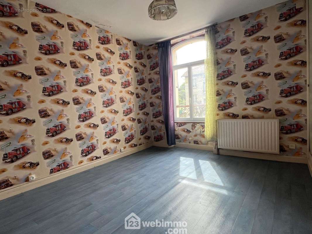 Troisième chambre de 12m² - Maison à VERDUN