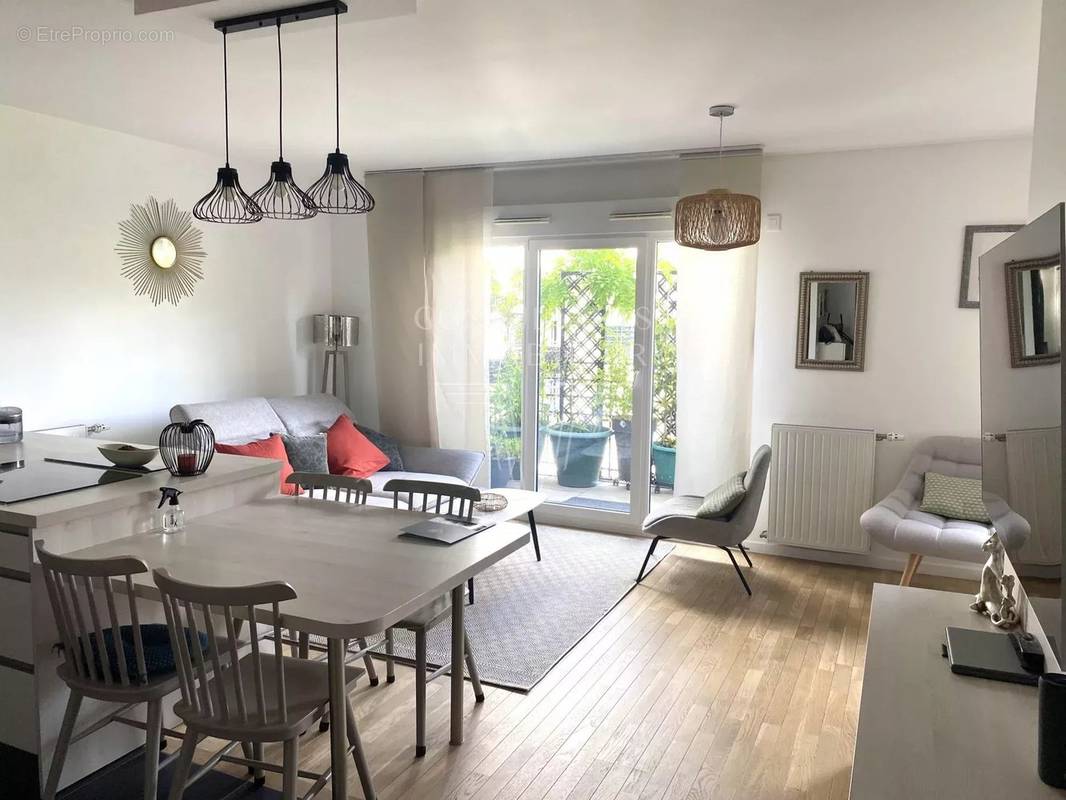 Appartement à LA GARENNE-COLOMBES