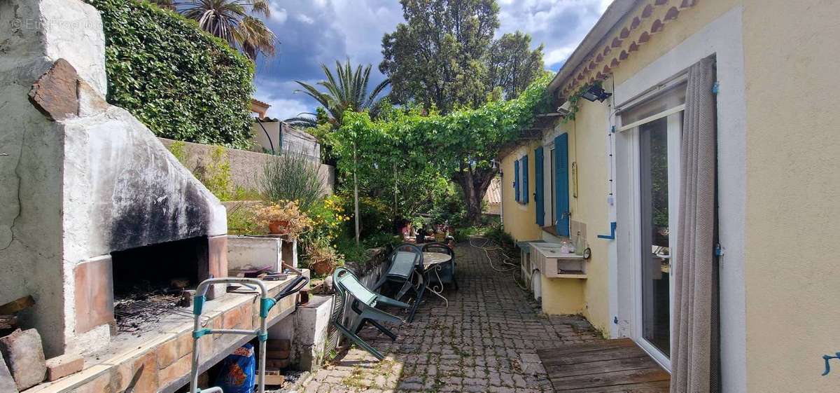 Maison à ROQUEBRUNE-SUR-ARGENS