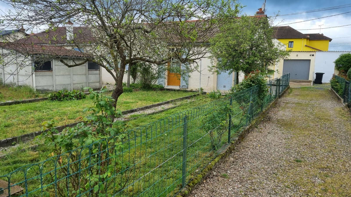 Maison à GUEUGNON