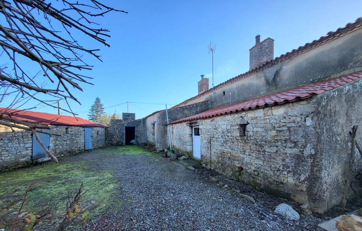 Maison à SAINT-VINCENT-SUR-JARD