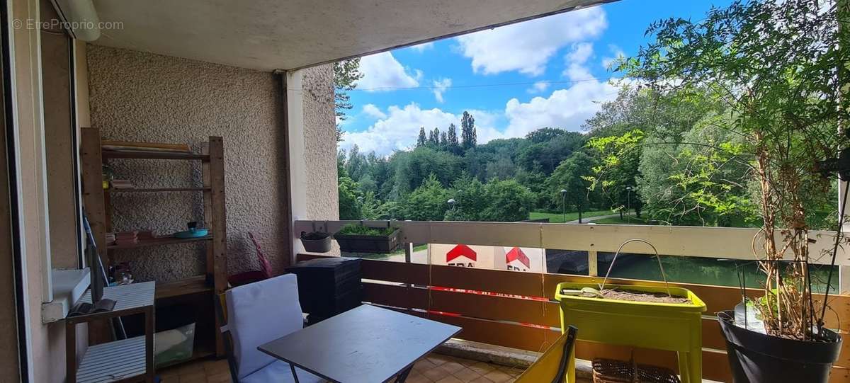 Appartement à SAVIGNY-LE-TEMPLE