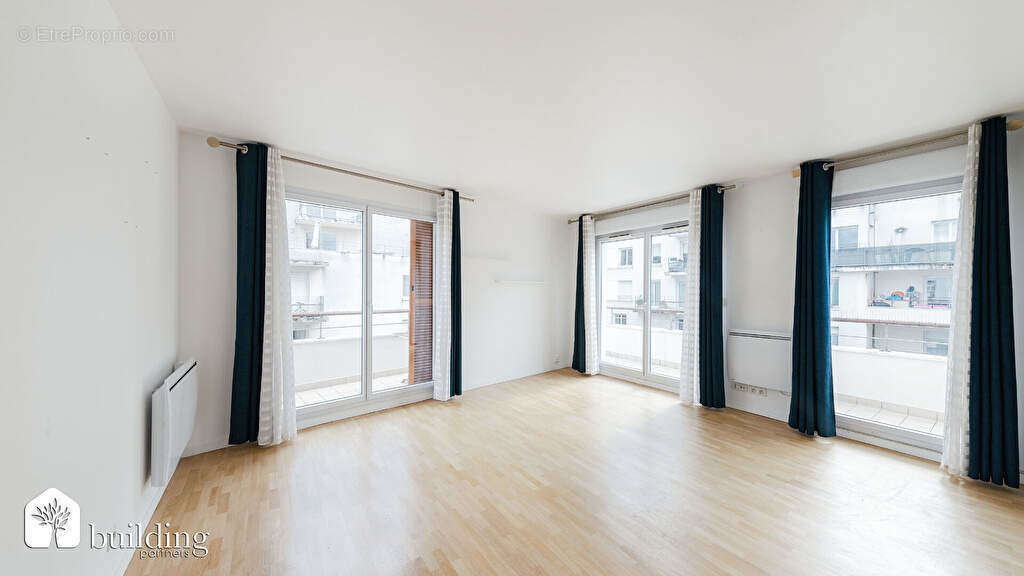 Appartement à COURBEVOIE