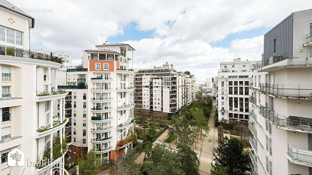 Appartement à COURBEVOIE