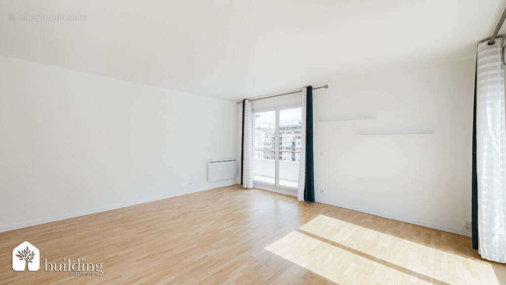 Appartement à COURBEVOIE