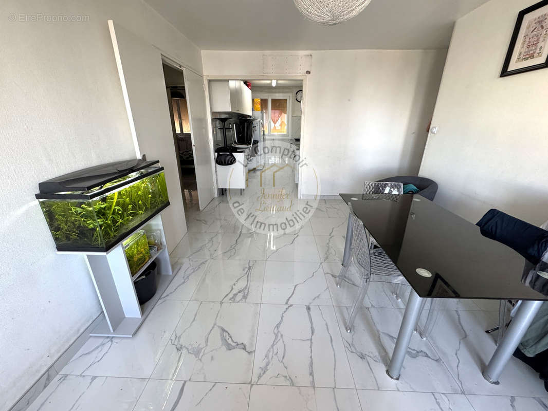 Appartement à MARSEILLE-9E