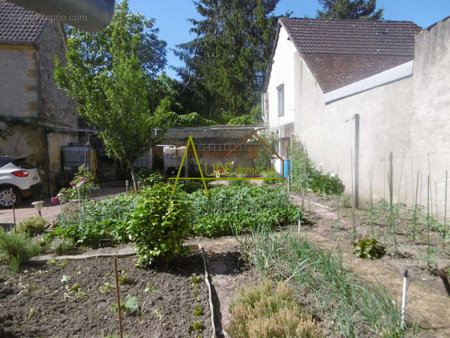 Maison à NERONDES