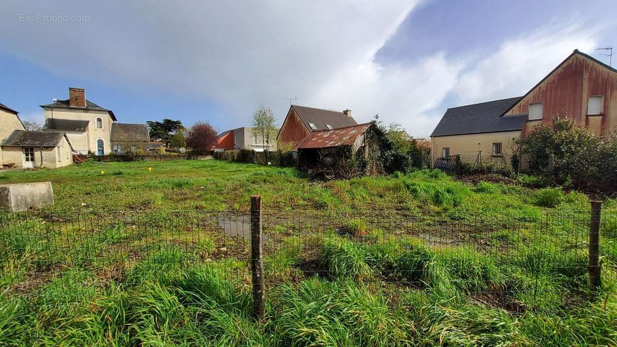 Terrain à LE SEL-DE-BRETAGNE