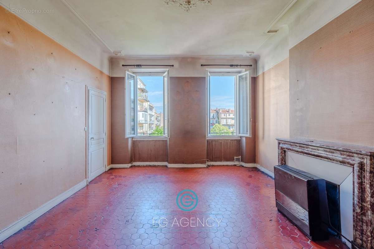 Appartement à MARSEILLE-8E