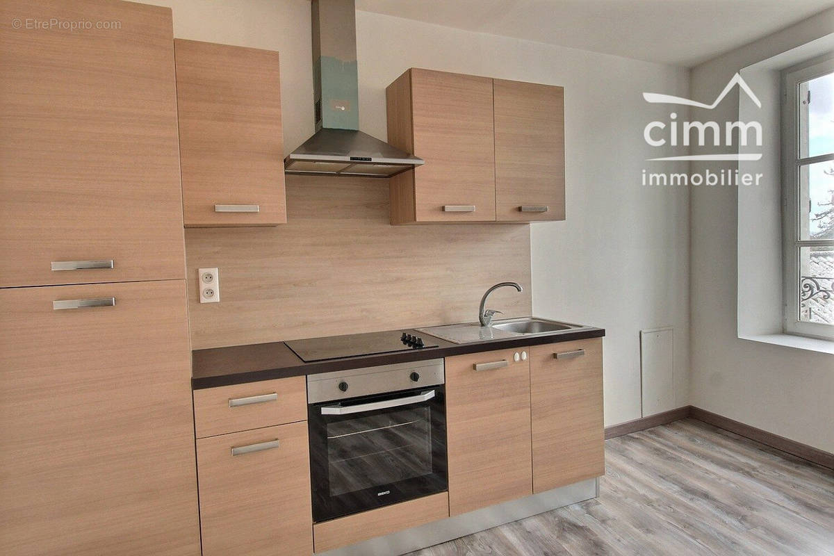 Appartement à SAINT-ETIENNE-DE-SAINT-GEOIRS