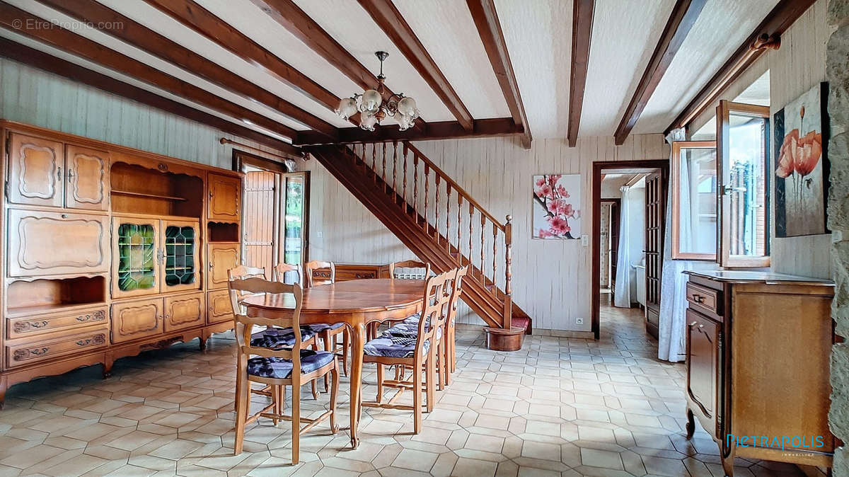 salle à manger - Maison à JARDIN