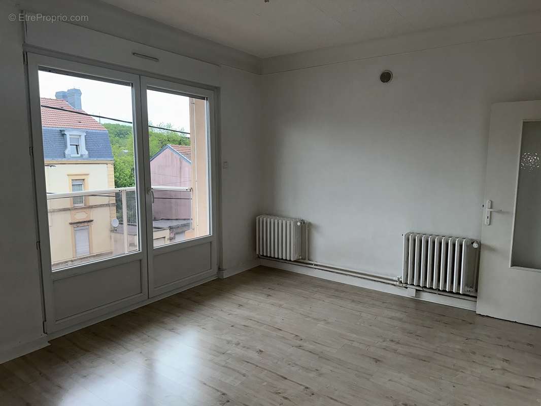 Appartement à AUDUN-LE-TICHE