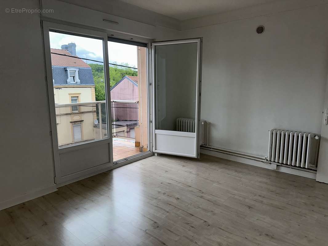 Appartement à AUDUN-LE-TICHE