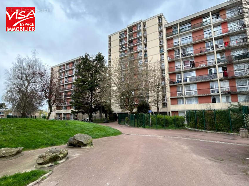 Appartement à VILLIERS-LE-BEL