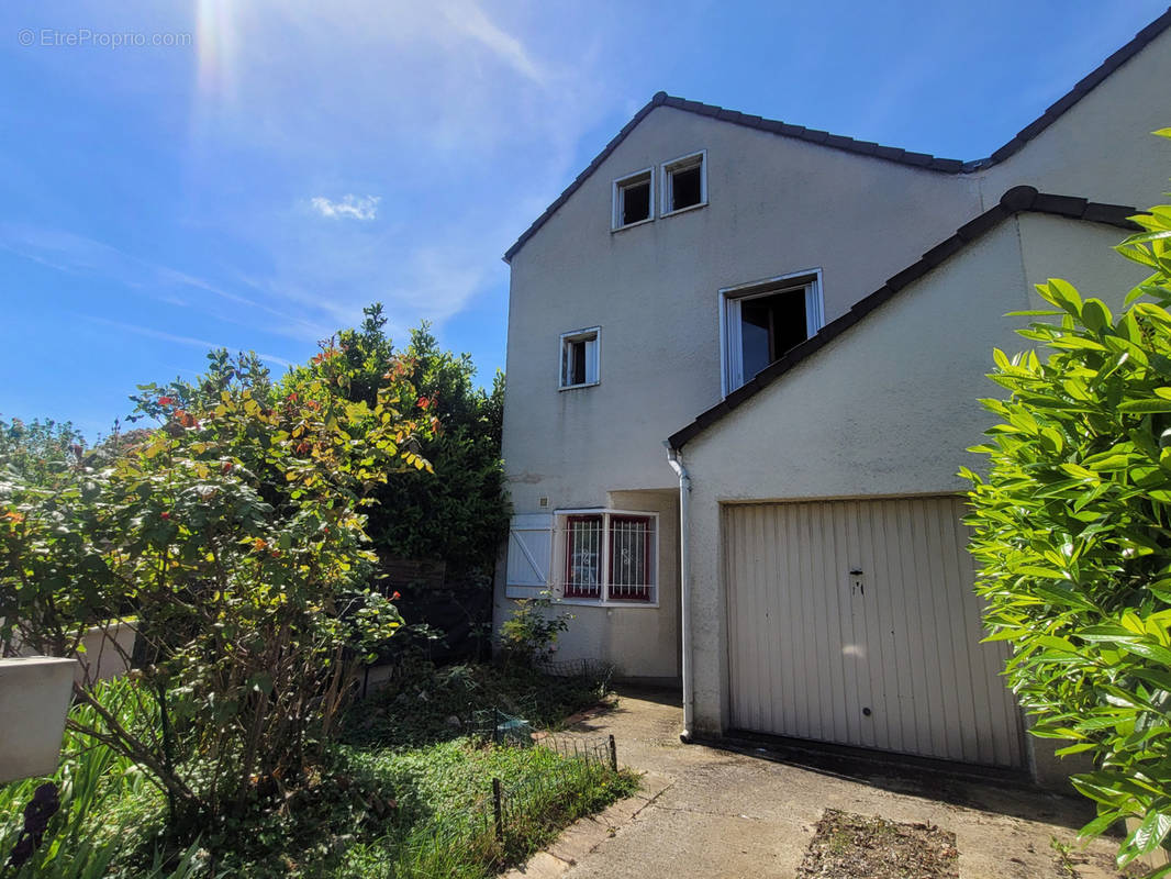 Maison à SARCELLES