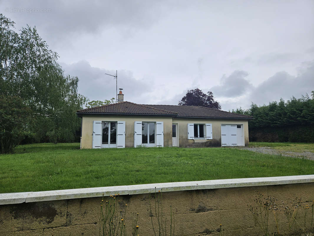 Maison à MAGNAC-LAVAL