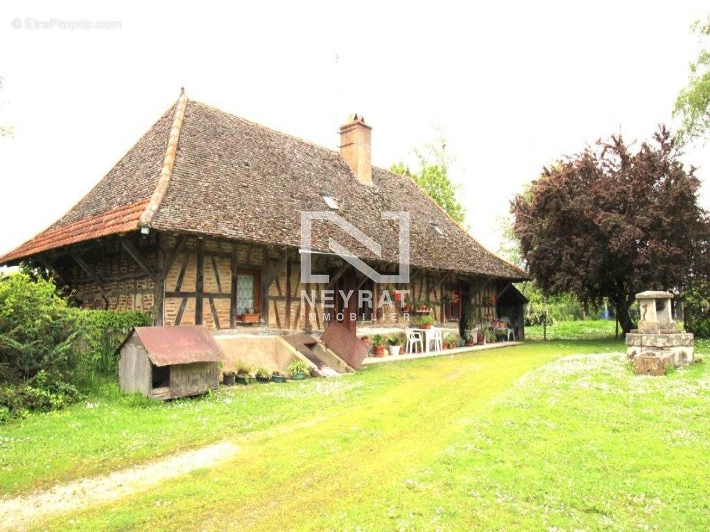 Maison à SAINT-ETIENNE-EN-BRESSE