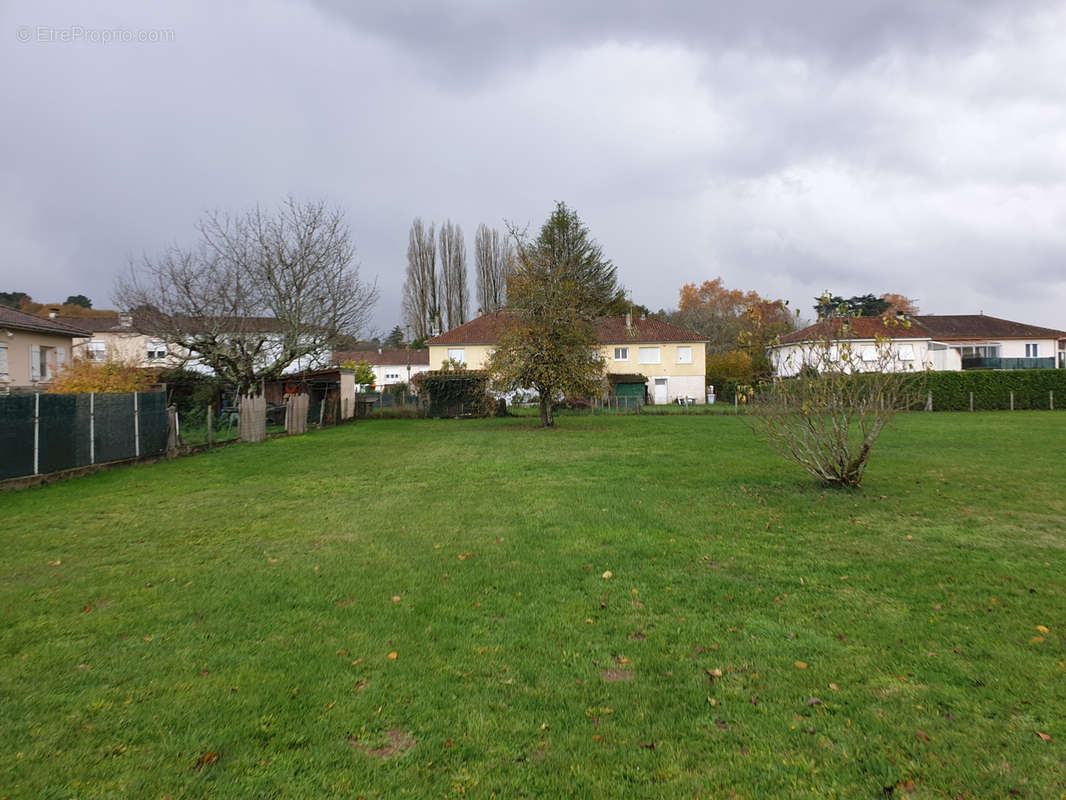 Terrain à MARSAC-SUR-L&#039;ISLE