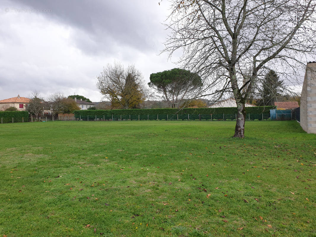 Terrain à MARSAC-SUR-L&#039;ISLE