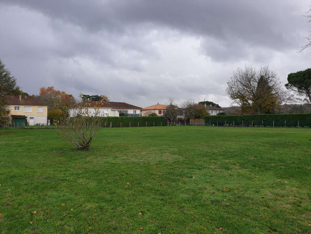 Terrain à MARSAC-SUR-L&#039;ISLE