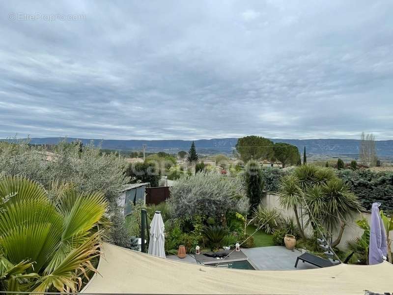 Maison à GORDES