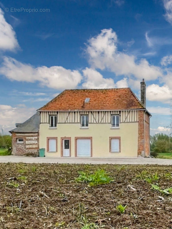 Maison à MESNIERES-EN-BRAY