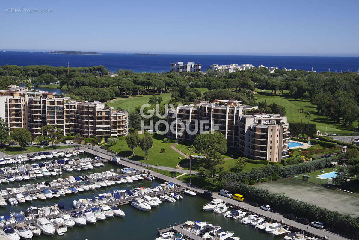 Appartement à MANDELIEU-LA-NAPOULE