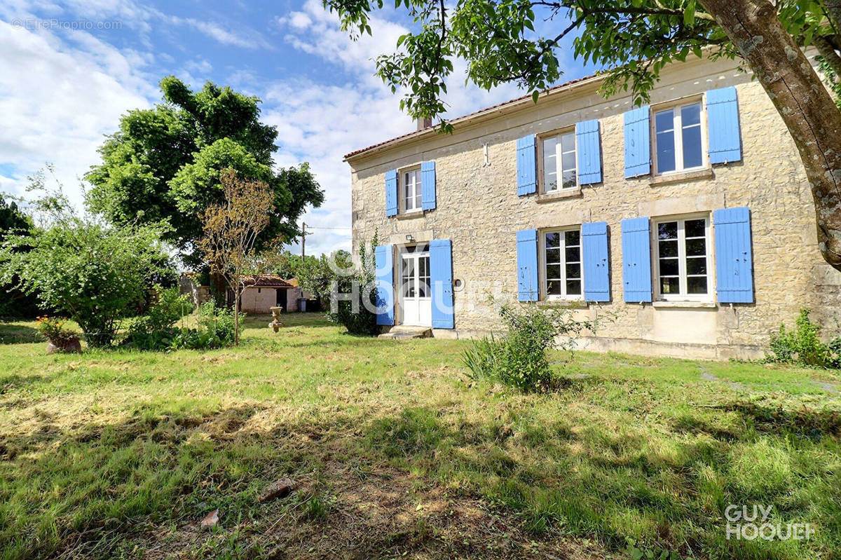 Maison à SAINT-GEORGES-DU-BOIS