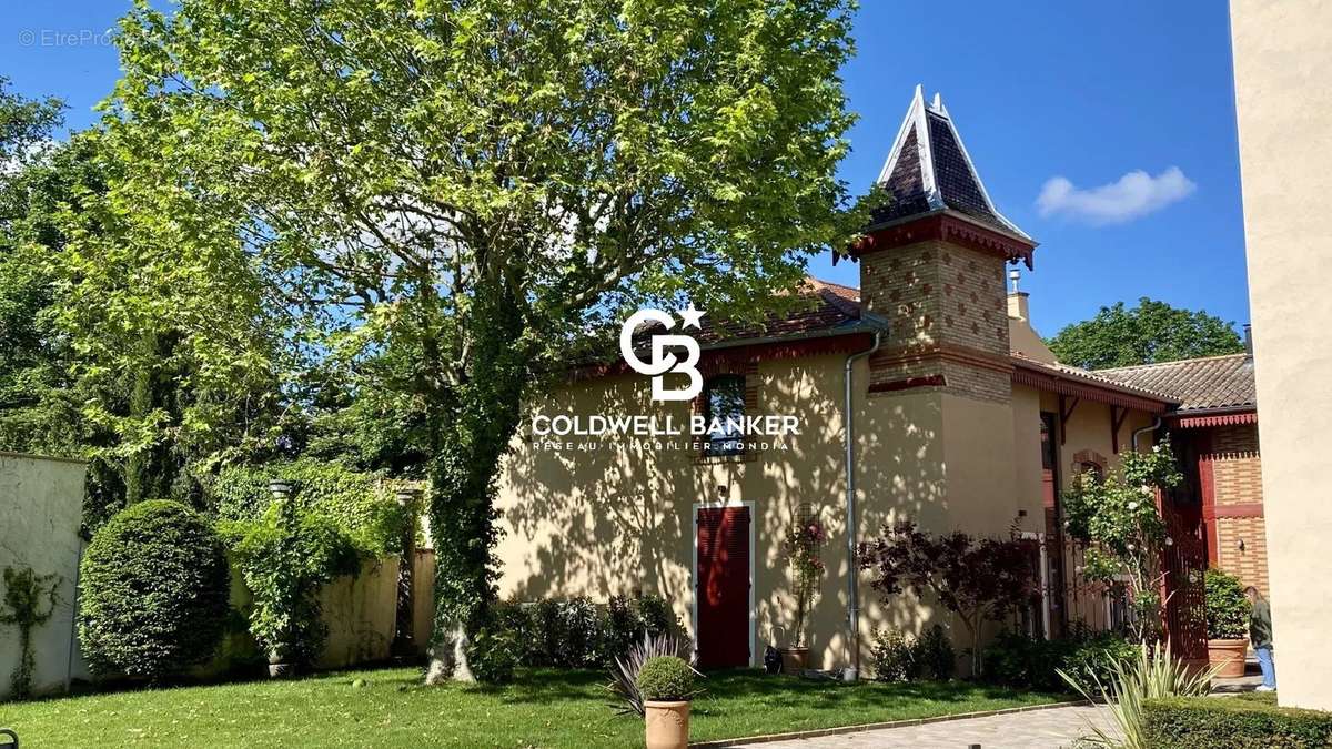 Maison à CHARBONNIERES-LES-BAINS