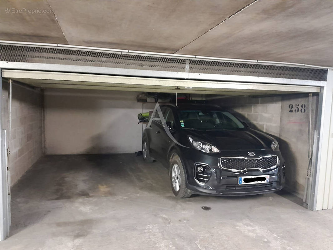 Parking à PARIS-19E