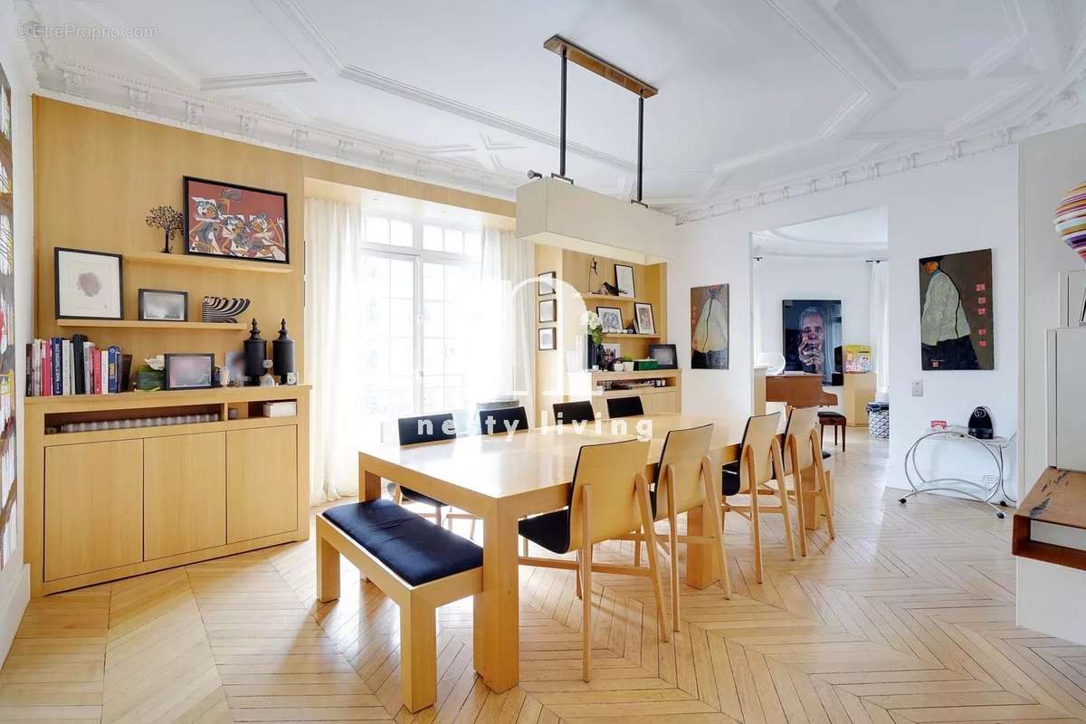 Appartement à PARIS-17E