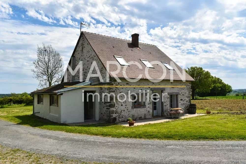 Maison à DUN-LE-PALESTEL