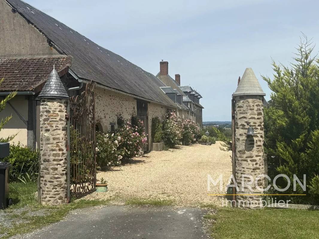 Maison à DUN-LE-PALESTEL